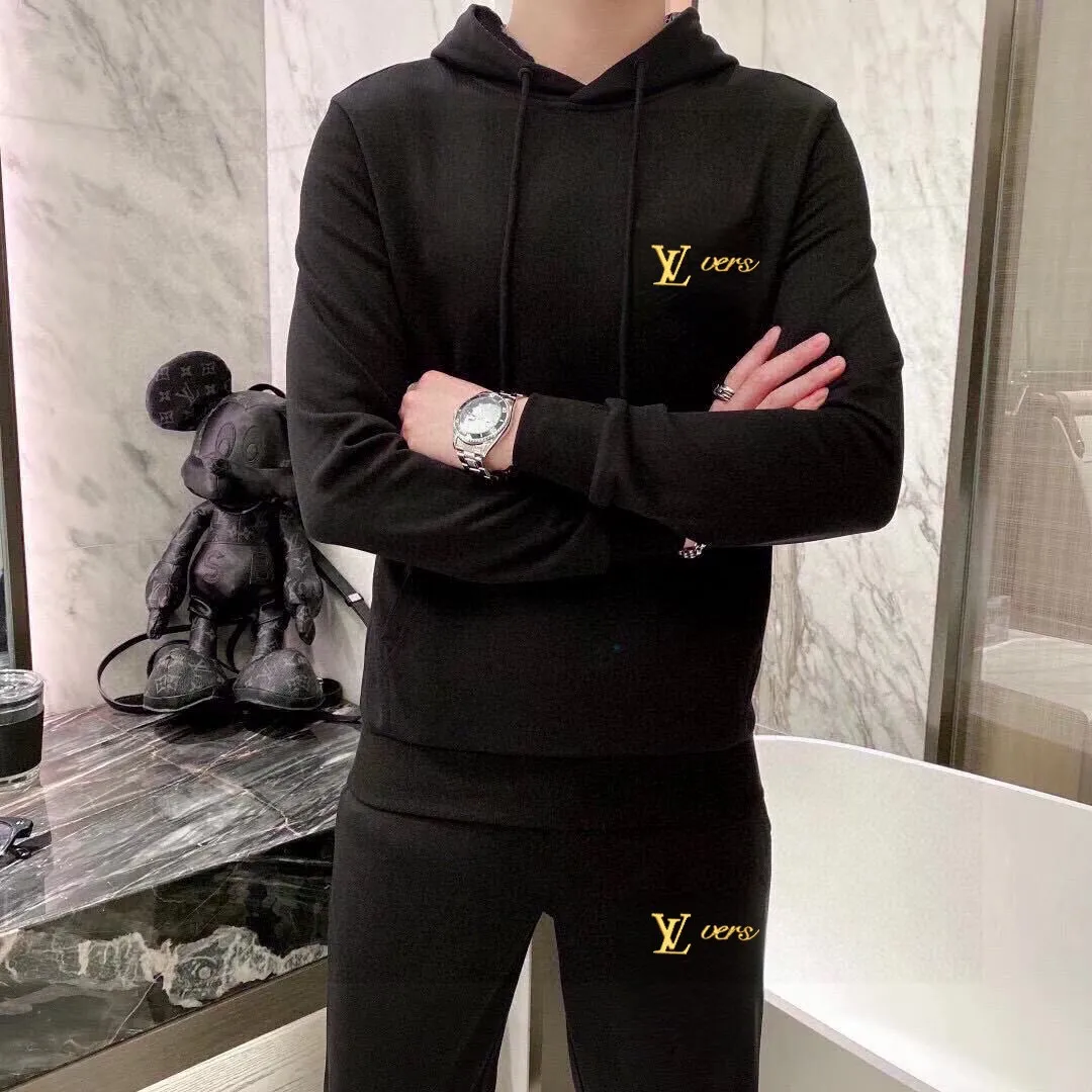 🅿️400 [Lv Louis Vuitton] (Fat Man Gospel) Hot-selling suit is coming. Focus on the original version of the official website. 2025 new hot-selling cardigan sweater suit. The original order is the best. 🇭🇰The meticulous work of top designers. Just for a fitting and perfect upper body effect. 100% natural high-quality Roman cotton, close-fitting comfort, noble and elegant! Original hardware embodies elegance and nobility! Counter size: M-5XL (maximum wear up to 220 pounds)